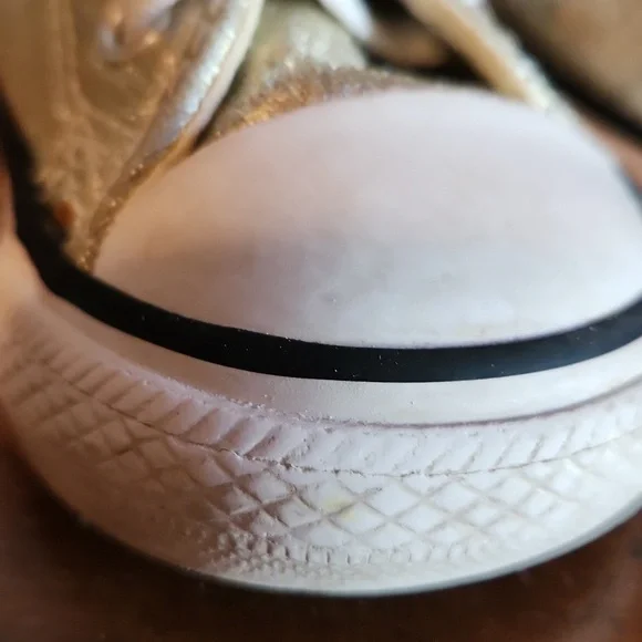 Converse Gold Shimmering Toddler High-Tops Size 3 - Picture 10 of 16